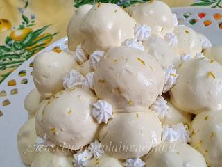 Profiteroles al limone. Profiteroles al limone.