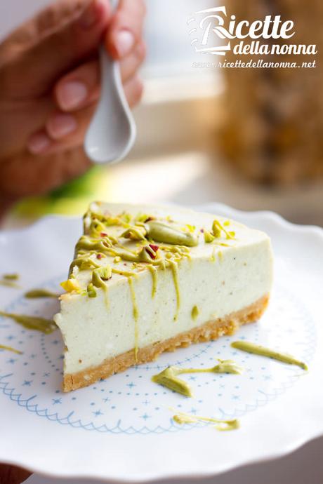Cheesecake alla crema di pistacchio Fetta cheesecake alla crema di pistacchio D'Amico