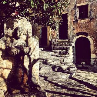 Èze - nidi d'aquila (o forse di cuculi) Èze - nidi d'aquila (o forse di cuculi)