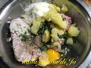 Polpette di vitello con ananas e salsa teriyaki Polpette di vitello con ananas e salsa teriyaki