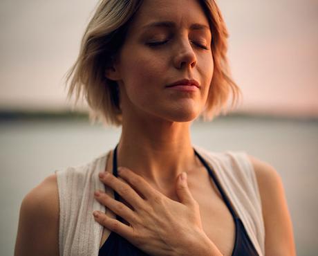 Pranayama, il controllo del respiro: Cos’è, benefici e come si pratica Pranayama, il controllo del respiro: Cos’è, benefici e come si pratica