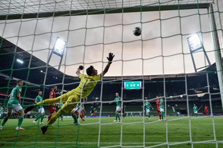Calcio Estero Sky Sport, Bundesliga e Premier | Palinsesto e Telecronisti 19 - 22 Giugno Calcio Estero Sky Sport, Bundesliga e Premier | Palinsesto e Telecronisti 19 - 22 Giugno