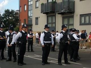 TUTTE LE INFO SU NOTTING HILL CARNIVAL 2011!!! AD AGOSTO LONDRA SI TINGE DI MILLE COLORI PER IL CARNEVALE PIU' PAZZO D'EUROPA!