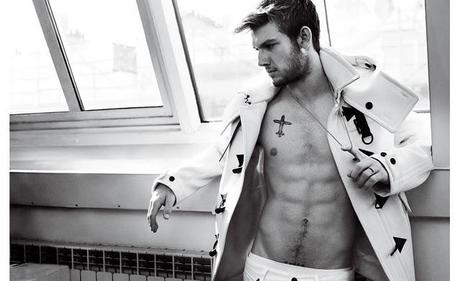 Alex Pettyfer per VMAN Magazine Luglio 2011 By Mario Testino