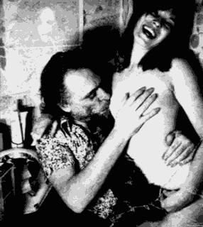 Agli scrittori piace soltanto la puzza dei propri stronzi – Charles Bukowski