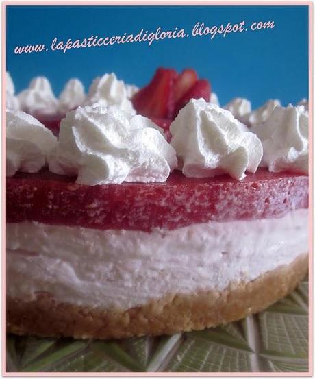 Torta allo yogurt con fragole