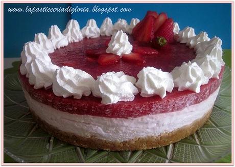 Torta allo yogurt con fragole