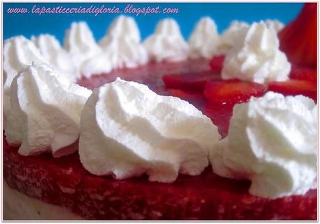 Torta allo yogurt con fragole