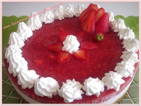 Torta allo yogurt con fragole