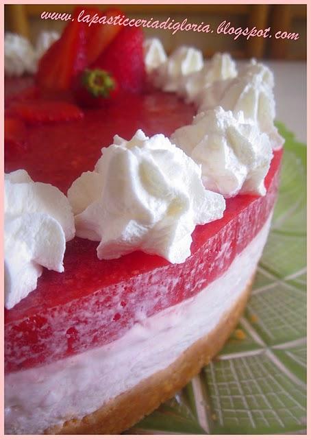 Torta allo yogurt con fragole