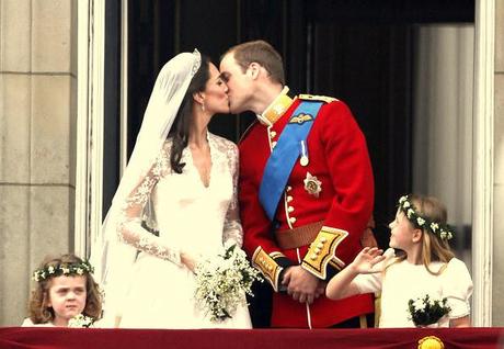 Kate+Middleton+Royal+Wedding+Newlyweds+Greet+S3zo_esVCkkl