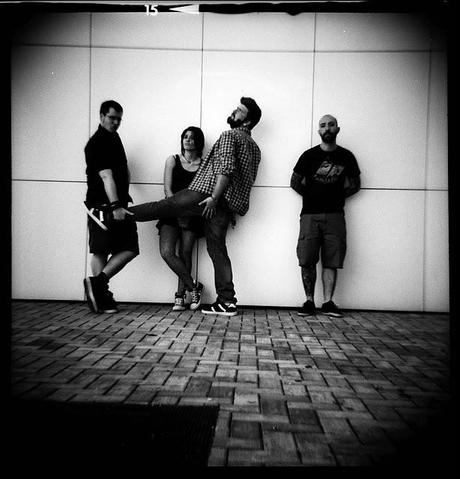 LOMOGRAPHY • Penelope sulla Luna con Diana F+ Edelwaiss e Ilford FP4 plus 125