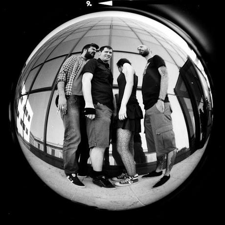 LOMOGRAPHY • Penelope sulla Luna con Diana F+ Edelwaiss e Ilford FP4 plus 125