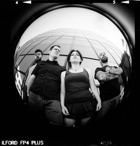 LOMOGRAPHY • Penelope sulla Luna con Diana F+ Edelwaiss e Ilford FP4 plus 125