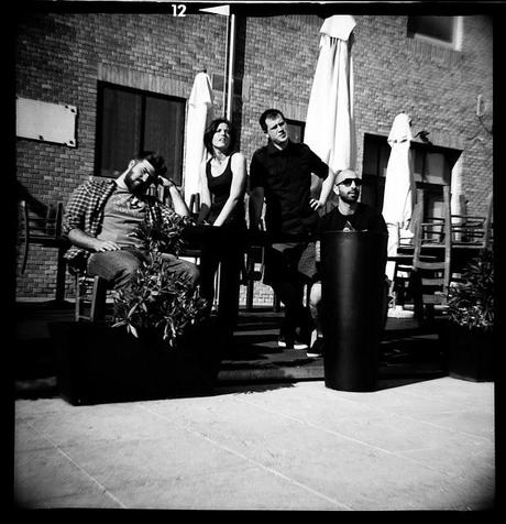 LOMOGRAPHY • Penelope sulla Luna con Diana F+ Edelwaiss e Ilford FP4 plus 125