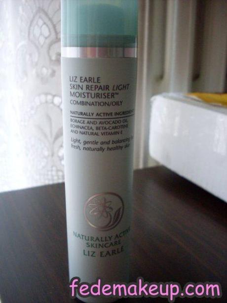 Review Liz Earle Skin repair LIGHT Moisturiser