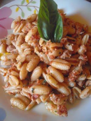 Gnocchetti sardi al pesto di tonno in rosso