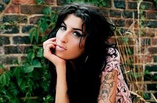 Amy Winehouse è morta a 27 anni. Dolore e sgomento tra i fans