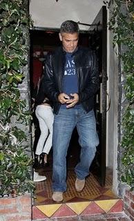 George Clooney beccato a Studio City solo e un po' piccato