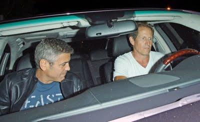 George Clooney beccato a Studio City solo e un po' piccato