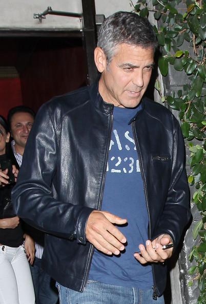 George Clooney beccato a Studio City solo e un po' piccato