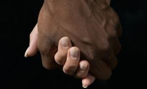 Quando la solidarietà diventa business: il caso Sisifo