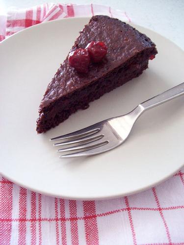 Choco+cherry light cake