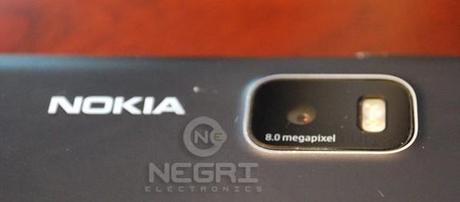 Nuove immagini del presunto Nokia E7
