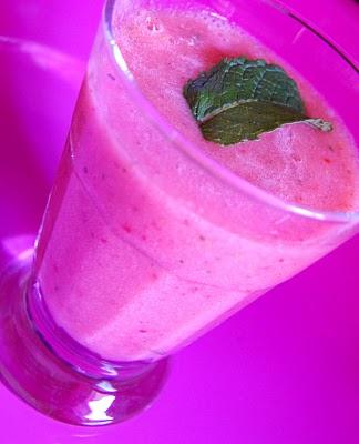 SMOOTHIE PERA FRAGOLA e MENTA