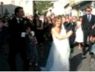 ITALIA, MATRIMONIO AL RITMO DI WAKA WAKA (VIDEO) - ITALY, WEDDING IN WAKA WAKA RHYTHM