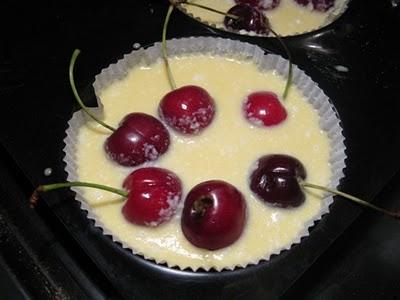 Clafoutis di ciliegie ...mini e medi......