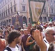 Gli aquilani protestano a Roma  Tensione con la polizia, un ferito 