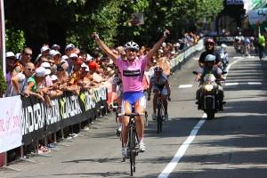 Giro Donne 2010 – Poche emozioni: ancora la Vos, sempre più rosa