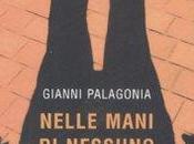 Libri: Nelle mani nessuno