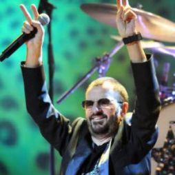 “Pace e amore” è il compleanno di Ringo Starr!