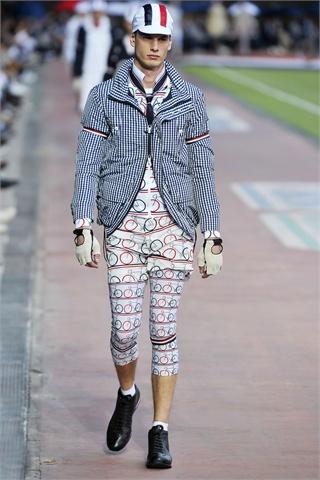 Sfilata Moncler Gamme Bleu Spring 2011