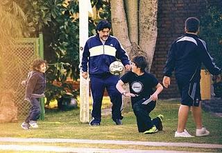 ARGENTINA, LE VACANZE DI MARADONA: BUON UMORE, RIPOSO E BANDIERA A MEZZ'ASTA - ARGENTINA, MARADONA'S HOLIDAYS: HAPPINESS, REST AND HALF-MAST FLAG