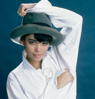 Fashion Flashback : LISA BONET