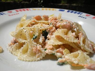 Farfalle al Salmone mantecate con Ricotta e Scorza di Limone