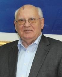 Da Putin ai comunisti, Gorbaciov attacca tutti