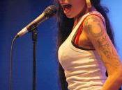 Winehouse muore commenti social network miei