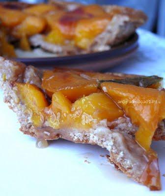 Crostata di Pesche e Menta cotta come una Tatin