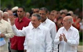 Raúl Castro presiede la cerimonia per il Giorno della Ribellione nazionale