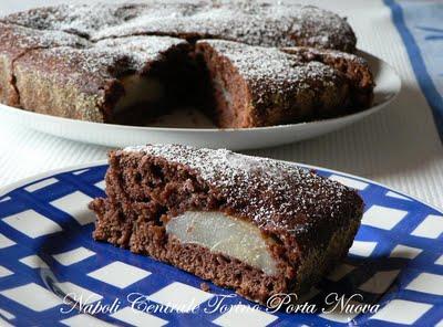 Torta di pere alla banana, cannella e cacao