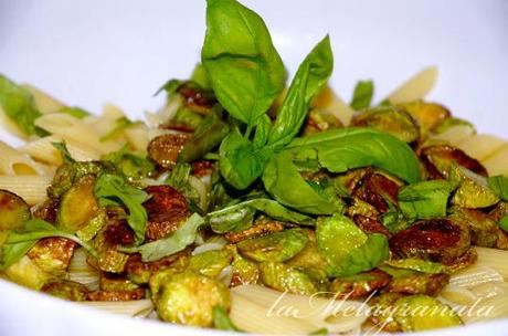 Penne con zucchini fritti e spaghetti con pomodorini confit