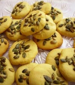 Biscotti al mais con semi di zucca decorticati e miele di Zagara