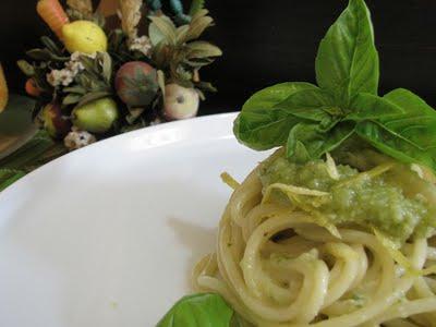 IL SETTE E L'OTTO. UNA NOTTE PER NULLA UGUALE AD UN'ALTRA - SPAGHETTI CON PESTO DI BASILICO E MELISSA - SPAGHETTI WITH BASIL AND LEMON BALM PESTO