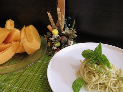 IL SETTE E L'OTTO. UNA NOTTE PER NULLA UGUALE AD UN'ALTRA - SPAGHETTI CON PESTO DI BASILICO E MELISSA - SPAGHETTI WITH BASIL AND LEMON BALM PESTO