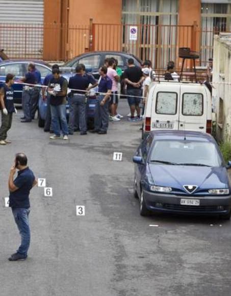 Roma: teatro del delitto a mano armata. In meno di un anno, sul palcoscenico, ventidue morti.