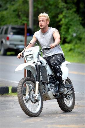 Ryan Gosling ossigenato e motorizzato